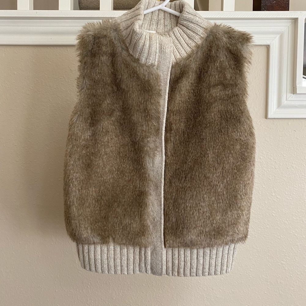 Girls Faux Fur Sweater Vest - Picture 2 of 5